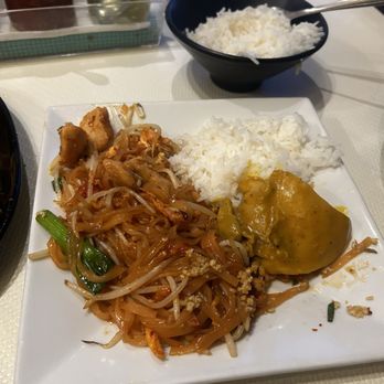 Table Thai Bar & bistro - Plate of food - Thai Near Me - Las Vegas, Nevada