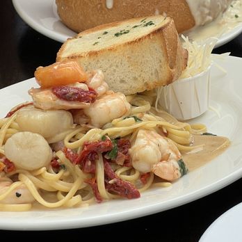 Santa Barbara Shellfish Company - Shrimp and Scallop Pasta - Seafood Near Me - Santa Barbara, California