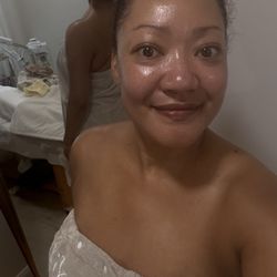 Aikana Esthetic Center - Post lymphatic drainage facial