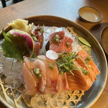Butterfish Sushi - Sashimi Set (10pc) - Sushi Bars Near Me - Berkeley, California Butterfish Sushi - Sashimi Set (10pc) - Sushi Bars Near Me - Berkeley, California