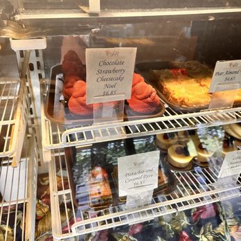 Fendu Boulangerie - 1.5.24 desserts and Christmas ones - Bakeries Near Me - Honolulu, Hawaii Fendu Boulangerie - 1.5.24 desserts and Christmas ones - Bakeries Near Me - Honolulu, Hawaii