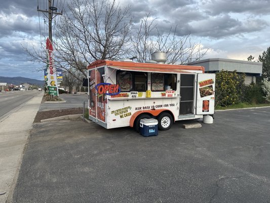 Basilios Tacos by null