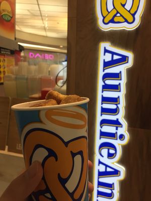 Auntie Anne's by null