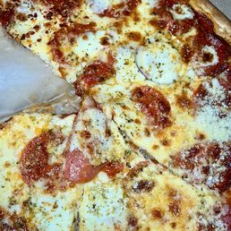 Pepperoni pizza Pepperoni pizza