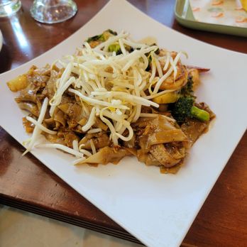 Tigers Garden - D82. Pad Khee Mao - Thai Near Me - Vancouver, Washington Tigers Garden - D82. Pad Khee Mao - Thai Near Me - Vancouver, Washington