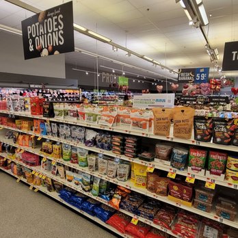 Giant Food - a grocery store with a variety of products - Grocery Near Me - Washington, DC, District of Columbia Giant Food - a grocery store with a variety of products - Grocery Near Me - Washington, DC, District of Columbia