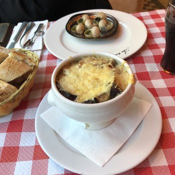 Au Temps Passé - French Onion Soup.  Really good. - Bistros Near Me - Paris, 75