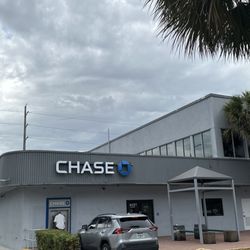 Chase Bank - Chase bank entrance
