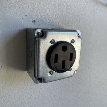 Amps Home Solutions - NEMA 14-50 - TV Mounting Near Me - Hemet, California