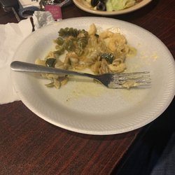 Mr Gatti's Pizza - No PLATES. THEY GAVE US PAPER PLATES