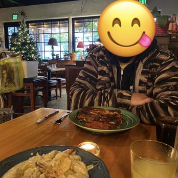 Thario's Kitchen - Chicken alfredo pasta and Lasagña entrees - Pizza Near Me - Carpinteria, California Thario's Kitchen - Chicken alfredo pasta and Lasagña entrees - Pizza Near Me - Carpinteria, California
