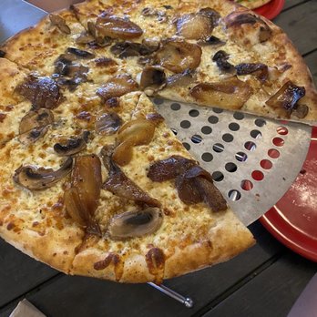 Folino's Pizza - Fungal pizza - Pizza Near Me - Shelburne, Vermont