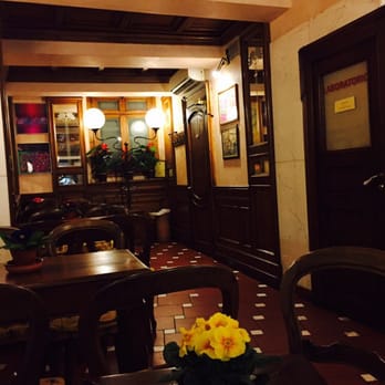 Vivoli - Comfy, cosy salon to eat your gelato! - Ice Cream & Frozen Yogurt Near Me - Florence, FI Vivoli - Comfy, cosy salon to eat your gelato! - Ice Cream & Frozen Yogurt Near Me - Florence, FI