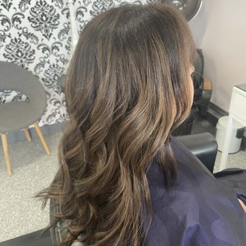 Star Stylist Salon - Hair Coloring - Full Highlights - Hair Salons Near Me - West Hills , California