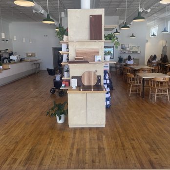 Bloom and Pour - Inside vibe - Coffee & Tea Near Me - Waxahachie, Texas