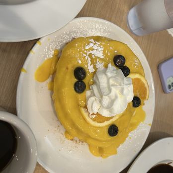 Aloha Kitchen - Mango Fruit Souffle Pancakes - Breakfast & Brunch Near Me - Honolulu, Hawaii