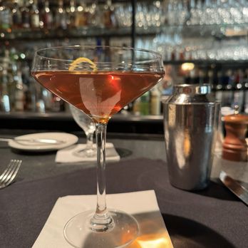 Linwoods - Bar area was clean and the bartender was super knowledgeable and fun to talk to - New American Near Me - Owings Mills, Maryland Linwoods - Bar area was clean and the bartender was super knowledgeable and fun to talk to - New American Near Me - Owings Mills, Maryland