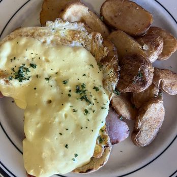 Mountain View Cafe and Catering - Traditional Benedict with Seasoned potatoes - Breakfast & Brunch Near Me - Black Forest, Colorado Mountain View Cafe and Catering - Traditional Benedict with Seasoned potatoes - Breakfast & Brunch Near Me - Black Forest, Colorado
