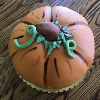 Berolina Bakery & Pastry Shop - This is the photo they had on their website when I ordered the pumpkin, this is what I was expecting - Bakeries Near Me - Glendale, California Berolina Bakery & Pastry Shop - This is the photo they had on their website when I ordered the pumpkin, this is what I was expecting - Bakeries Near Me - Glendale, California