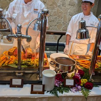 Orchids - Carving station - Breakfast & Brunch Near Me - Honolulu, Hawaii