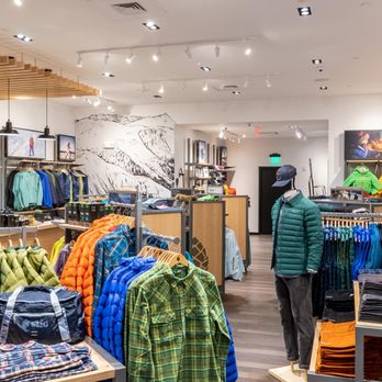Stio Mountain Studio - Boston - Outdoor Gear Near Me - Boston, Massachusetts