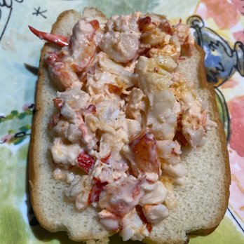 Hodgdon Seafood - Lobster roll - Seafood Markets Near Me - Seal Cove, Maine