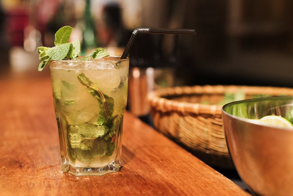 LA TENCHA 10 Photos 22 quai de la Monnaie, Bordeaux, France