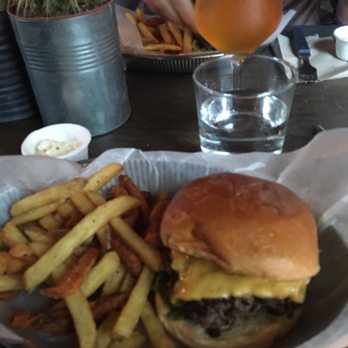 Krubb - Cheese burger at Krubb - Burgers Near Me - Stockholm, Alberta