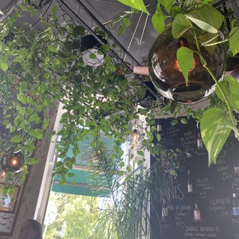 Café Janis - Inside hanging garden - Cafes Near Me - Lisbon, 11