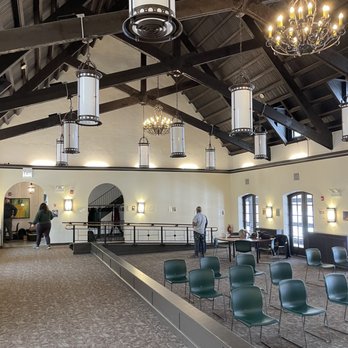 Mathew Bieszczat Volunteer Resource Center - The main room at the VRC. - Venues & Event Spaces Near Me - Chicago, Illinois