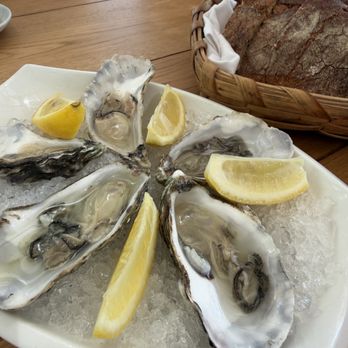 Vinum - oysters - Wine Bars Near Me - Vila Nova de Gaia, 13 Vinum - oysters - Wine Bars Near Me - Vila Nova de Gaia, 13