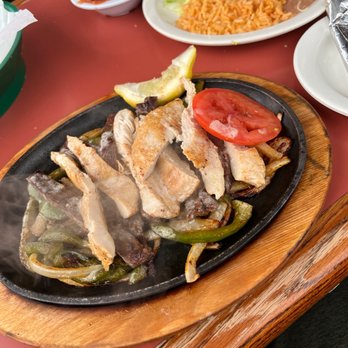 La Loma Grill - Chicken steak combo fajitas - Mexican Near Me - Camden, Arkansas La Loma Grill - Chicken steak combo fajitas - Mexican Near Me - Camden, Arkansas