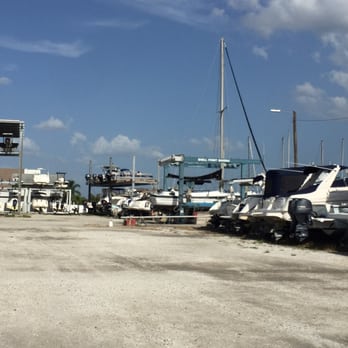 Shell Point Marina - Lift - Boating Near Me - Ruskin, Florida