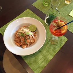 Vee's Bistro - Traumhaft, Pad Thai mit Hugo.
