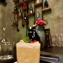 Lumbre - Cocktail at the bar