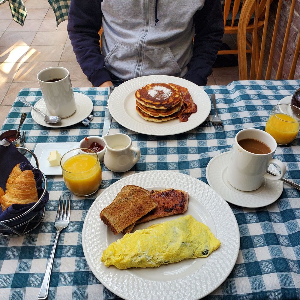 Pig Hill Inn - Omelet with asparagus and ham and blueberry pancakes with bacon - Bed & Breakfast Near Me - Cold Spring, New York Pig Hill Inn - Omelet with asparagus and ham and blueberry pancakes with bacon - Bed & Breakfast Near Me - Cold Spring, New York