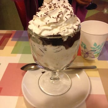 Double Rainbow Cafe - Oreo Sundae - Ice Cream & Frozen Yogurt Near Me - San Rafael, California