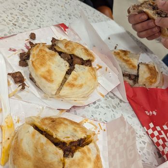Bingz Crispy Burger - We couldn't decide what to get, so we each got one and tried each other's beef order. Black pepper was the most flavorful. - Chinese Near Me - Toronto, Ontario