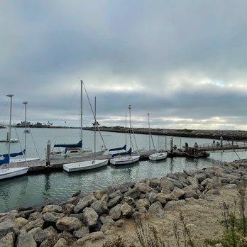 Marina Park - Small sailboats for the sailing school located here. - Parks Near Me - Ventura, California Marina Park - Small sailboats for the sailing school located here. - Parks Near Me - Ventura, California