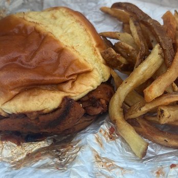 Pig Minds Brewing - BBQ Porky Sandwich - Brewpubs Near Me - Machesney Park, Illinois Pig Minds Brewing - BBQ Porky Sandwich - Brewpubs Near Me - Machesney Park, Illinois