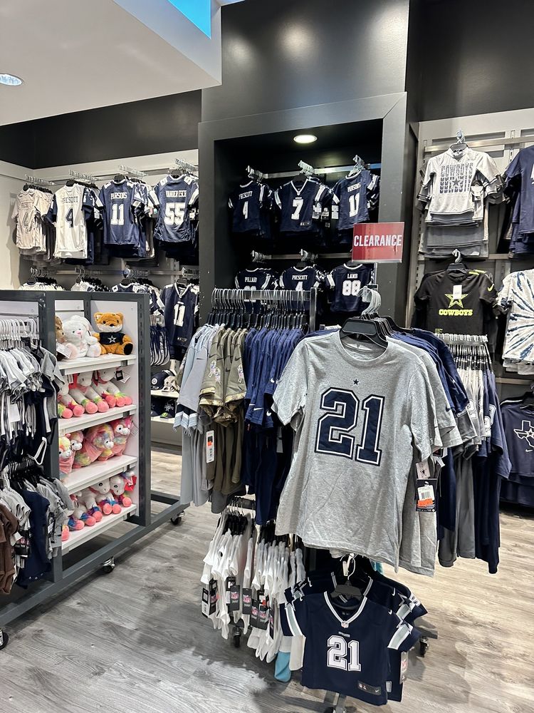 DALLAS COWBOYS PRO SHOP - Updated September 2025 - 10 Photos - 1101 Melbourne Rd, Hurst, Texas 