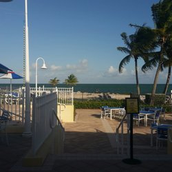 Guy's Beachside Bar and Grill