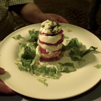 Osteria Oscar a Montecitorio - Osteria Oscar a Montecitorio. Caprese Salad (€12). - Brasseries Near Me - Rome, RM Osteria Oscar a Montecitorio - Osteria Oscar a Montecitorio. Caprese Salad (€12). - Brasseries Near Me - Rome, RM