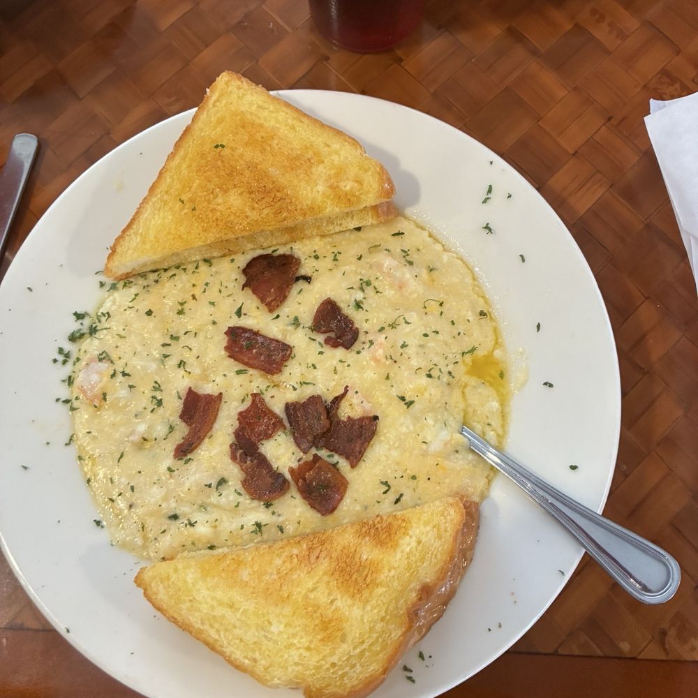 Biloxi Country Cafe - Shrimp and Grits - Breakfast & Brunch Near Me - Biloxi, Mississippi