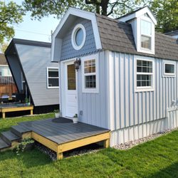 Tiny Digs Lakeshore - Heritage House