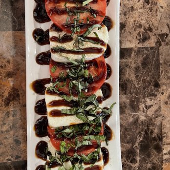 Duke's - Caprese salad with balsamic reduction - New American Near Me - Bluff, Utah