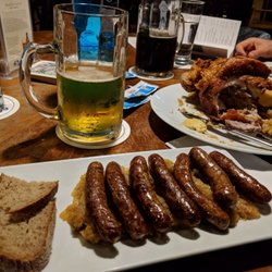 Zur kleinen Markthalle - Mini brat with kraut