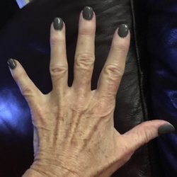 L A Nails