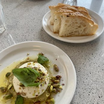 Mano Cornuto - Cafes Near Me - Montreal, Quebec