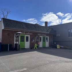 Book Culture Pittsford - Kid's building